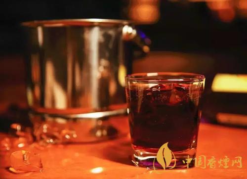 可樂(lè)桶是什么酒 非?；鸨目蓸?lè)桶調(diào)配方法介紹