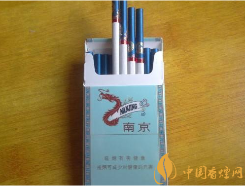 過年待客買什么香煙好，中華撐場面軟云看內在